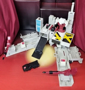 Vintage Hasbro Transformers G1 Autobot City Metroplex fast komplett Gummireifen - Bild 1 von 12