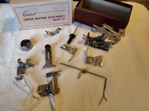 Vintage Greist Nähmaschinenaufsätze Spezialbox Set 10tlg Ordner Sämmer Rüschen - Bild 1 von 18