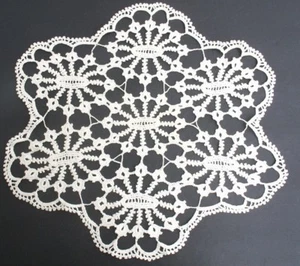 "Tapete de encaje antiguo/vintage color crema/marfil 13"" x 14"" - ¡SUAVE! - Imagen 1 de 2
