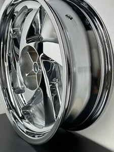 HONDA 2002 -17 GL1800 GOLDWING 16x5 REAR CHROME WHEEL 42650-MCA-A00 EXCHANGE - Picture 1 of 10