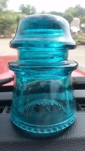 Vintage Aqua HEMINGRAY - 16 Insulator - BEAUTIFUL - Picture 1 of 3