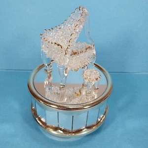 Caja de música giratoria de piano de vidrio hilado UG de colección - Borde de oro 22k - Memoria - FUNCIONA - Imagen 1 de 20