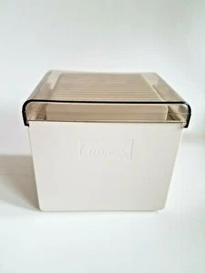 Fellowes Step Cube 3 1/2” Diskette File Holder Stock #95350 Beige 15 slots Vtg - Afbeelding 1 van 4
