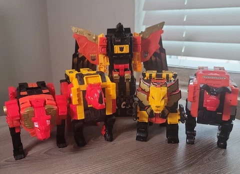 Transformers Generations Power of The Primes Titan Class Predaking incomplete Cover