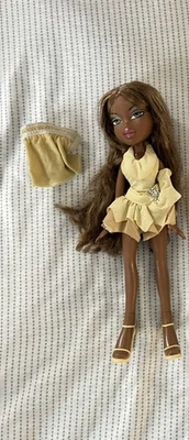 Bratz Passion 4 Fashion 2nd Edition V2 2 Dolls: Yasmin & Sasha MGA 2007 Rare - Image 1 of 2