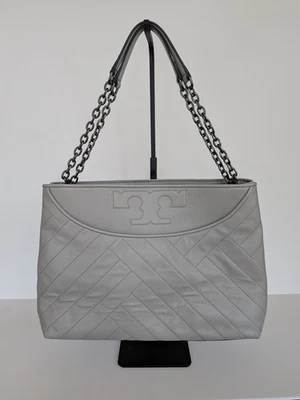 Bolso de hombro Tory Burch Alexa acolchado de cuero gris cadena ligeramente usado Foto 1 de 4