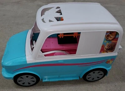 Barbie Ultimate Cachorro Móvil Juguete Van SUV Mascota Cámper - Grande 15" de Largo con 2 Perros Foto 1 de 4