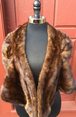 ENVOLTURA DE HOMBRO VISÓN VINTAGE DE I. MAGNIM GLAMUROSA Y EN MUY BUEN ESTADO Foto 1 de 4