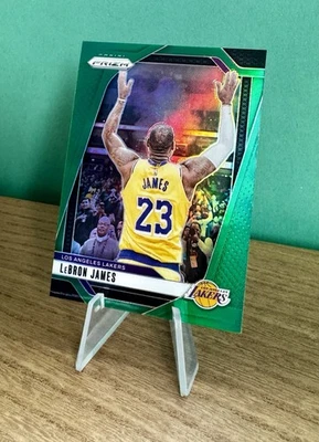 👑2024-25 Panini Prizm - LeBron James #130 Green Prizm Lakers - Image 1 of 2