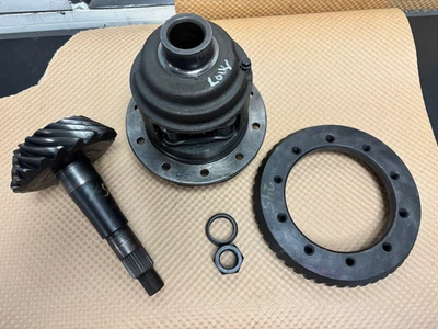 DODGE CHRYSLER 10 PERNOS 8.25 8 1/4 27 SPLINE AGARRE SEGURO Y ANILLO Y PIÑÓN 2.45:1 Foto 1 de 4