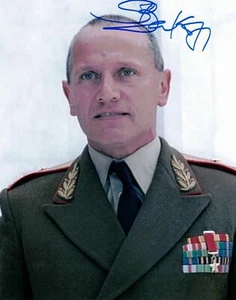 STEVEN BERKOFF -General Orlov on James Bond Octopussy - hand signed 10 x 8 photo - Imagen 1 de 1