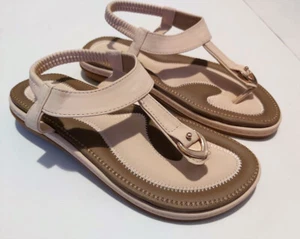 Beautiful Women's Leather Flat Thong Sandals Memory Foam, Beige Size 7.5, NWOB - Picture 1 of 10