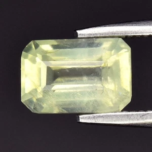 💎 Prehnite verde naturale ottagonale 1,09 ct 7,2 x 5 mm - pietra preziosa Africa - Foto 1 di 4