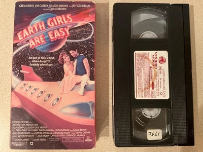 Earth Girls Are Easy (VHS, 1989, Vestron) Geena Davis, Jeff Goldblum - Image 1 of 3