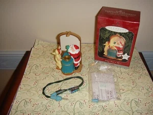 Hallmark 1998 Santa's Show 'n' Magic Ornament - Bild 1 von 3