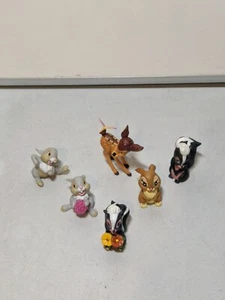 Disney Kunststoff Schneewittchen Tierfiguren Eichhörnchen Hase Stinktier & Bambi - Bild 1 von 7