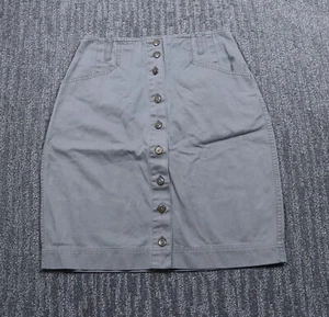 Falda lápiz clásica Gloria Vanderbilt para mujer pequeña 4 botones verdes frente - Imagen 1 de 3