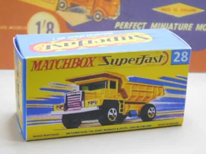 Camión de volteo Matchbox Superfast Nº28 Mack caja repro SIN COCHE - Imagen 1 de 3