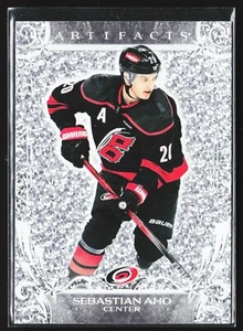 2024-25 artifacts Sebastian Aho silver foilboard # 131 - Hurricans - Bild 1 von 3