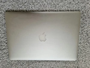 Apple MacBook Pro Retina 15-inch - Picture 1 of 7
