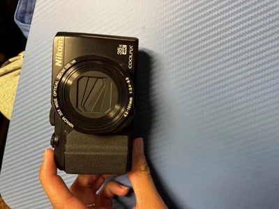 Cámara digital Nikon COOLPIX A900 negra zoom óptico 35x video 4K EXCELENTE COMO NUEVA Foto 1 de 4