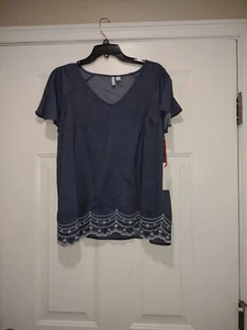 NWT Elle chambray Boho Embroidered scalloped Blouse Size Large - Picture 1 of 4