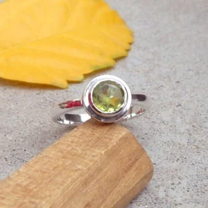 Green Peridot Round Gemstone Ring Dainty Ring 925 Sterling Silver Promise Ring - Picture 1 of 10