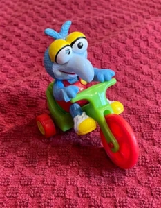 Vintage Muppet Babies Gonzo Figure with Tricycle McDonald's 1986 Happy Meal Toy - Picture 1 of 6