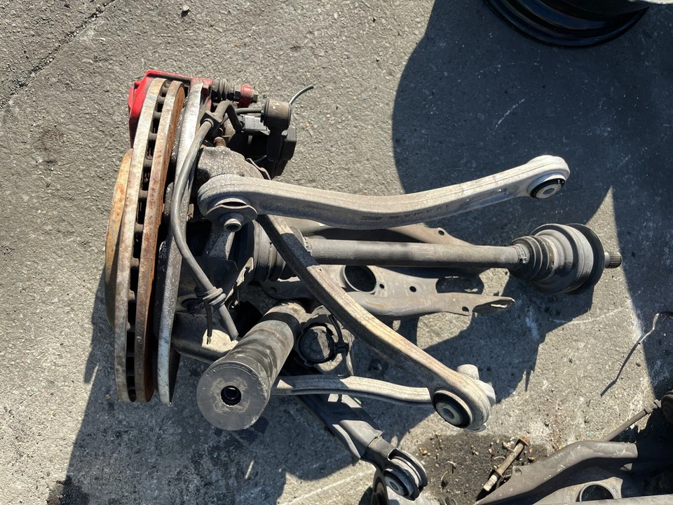 17 Mercedes Benz C63 Knee Right Rear Suspension W205 Arms Axle Strut Caliper AMG - Image 1 of 1