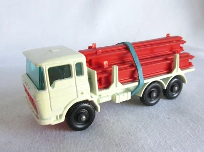 VTG LESNEY ENGLAND DIECAST  1970 #58 DAF GIRDER TRUCK WHITE MINT CONDITION - Image 1 of 4