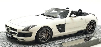 Minichamps 1/18 - 107 032130 Mercedes Benz BRABUS 700 Biturbo Roadster - White - Image 1 of 4