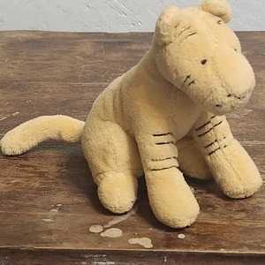 Disney Gund Classic Pooh Sitting Tigger 5” Stuffed Plush Toy Rattle - Picture 1 of 11