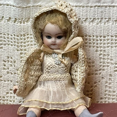 Винтажный 3 ps, ручной работы слоновой кости Organdy французское кружево для 5'-неглазурованный mignonette куклы - Изображение 1 из 4