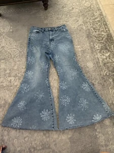 Wild Fable Highest Rise Extreme Flare Jeans Daisies Floral Frayed Hem Women’s 14 - Picture 1 of 10