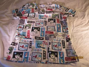 Women's scrub top by SCRUBS size XS Winter print/snow & snowmen - Picture 1 of 7