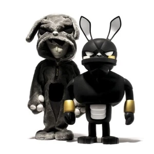 2010 Coarsetoys False Friends - Blackout Edition of 300 Noop and Paw! Coarse - Picture 1 of 2