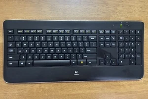 Logitech K800 Wireless Backlit Keyboard NO DONGLE - Illuminated - POWERS ON - Picture 1 of 15