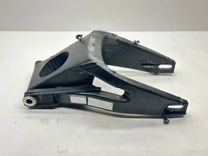 2009 Yamaha YZFR6 Rear Swingarm Back Swing Arm 13S-22110-00-00 OEM Black YZF R6 - Foto 1 di 5