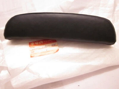 Suzuki RG500 Gamma Single Seat Backrest RG400 Walter Wolf NOS  -    DISCONTINUED — 第 1/4 张图片