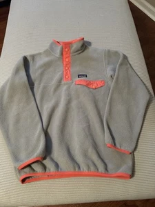 Patagonia Synchilla Fleece Sweater Snap Pullover grau und koralle Mädchen Gr. M (10) - Bild 1 von 6