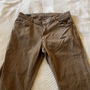 Pantaloni chino Peter Millar Crown artigianali kaki uomo 36x32 RN 100308 USATI IN OTTIME CONDIZIONI - Foto 1 di 7