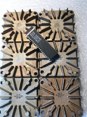 6x Tektronix Hybrid 0242 Zaxis + 0239 Trig usw...osiloskop 2465/67 Konvolut - Bild 1 von 4