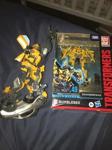 Transformers Studio Series 49 Deluxe Autobot BUMBLEBEE Statue 2006 Lot - Bild 1 von 7