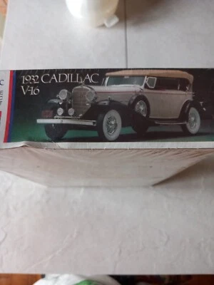 modellismo auto scala 1 /24 The Classic 1932 Cadillac V-16. Kit nuovo incelofana - Immagine 1 di 4