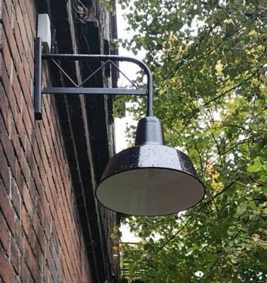 GROßE BAUHAUS INDUSTRIE EMAILLE WANDLEUCHTE FABRIK  AUẞENLAMPE Hoflampe LED IP44 - Bild 1 von 4