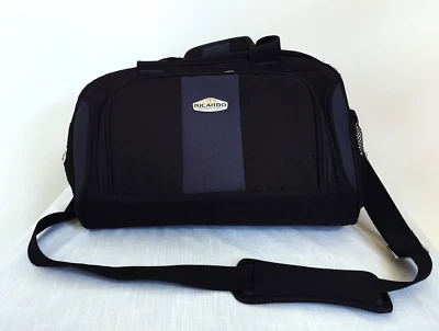 BOLSO DE MANO DE COLECCIÓN RICARDO BEVERLY HILLS NEGRO CON CORREA PARA EL HOMBRO Foto 1 de 4