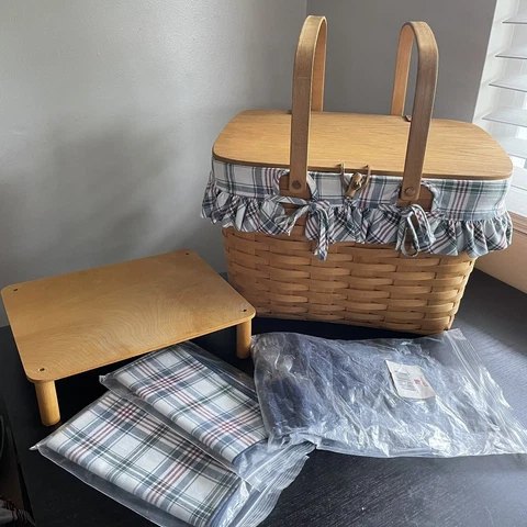 LARGE 1997 Longaberger Picnic Basket w Liner Plastic Riser Napkins Utensils SET Cover