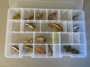VINTAGE LOT RAPALA & MISC FISHING LURES & CASE - Picture 1 of 8