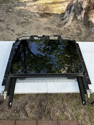 Chevy Camaro SS 2016-2024 montaje de techo corredizo panel de vidrio techo corredizo OEM Foto 1 de 4