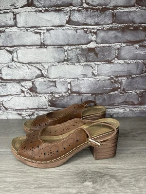 Patricia By Spring Step Tanvi Brown Faux Leather Sandals Woman's Sz 36EU/6M US - Image 1 of 4